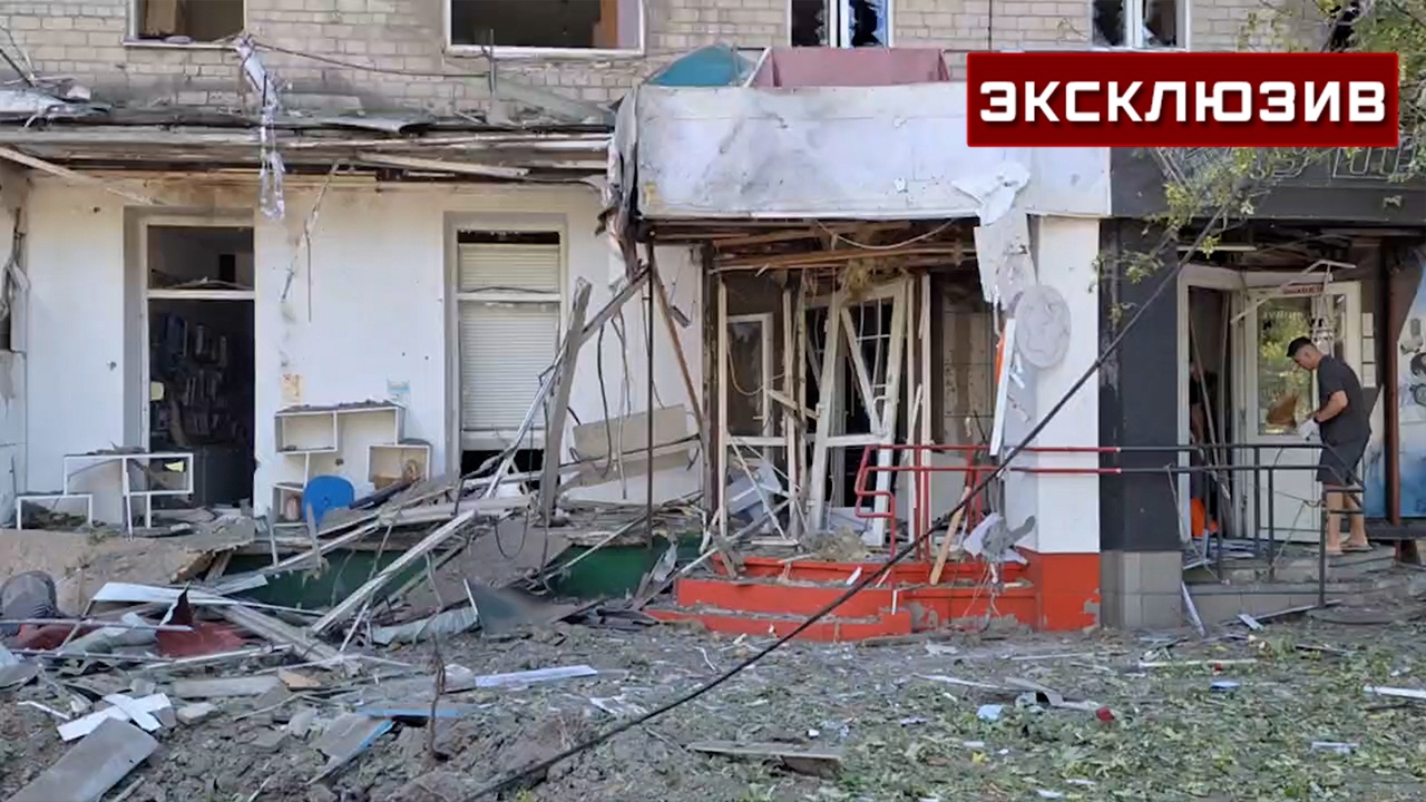 Появились кадры разрушенного дома в Донецке Появились кадры разрушенного дома в Донецке