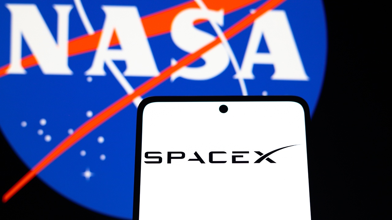 WSJ: офис Трампа обнаружил зависимость от SpaceX