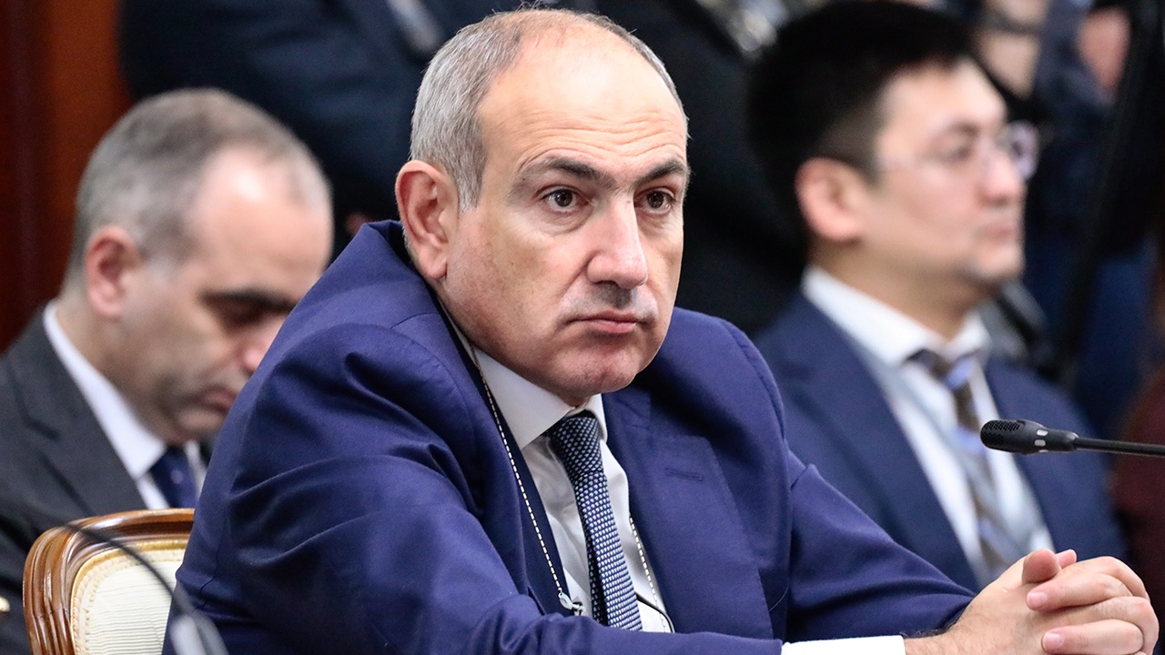 Пашинян призвал выселить католикоса всех армян из резиденции