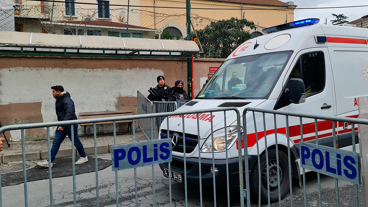 В Турции в ДТП с автобусом погибли четыре человека В Турции в ДТП с автобусом погибли четыре человека