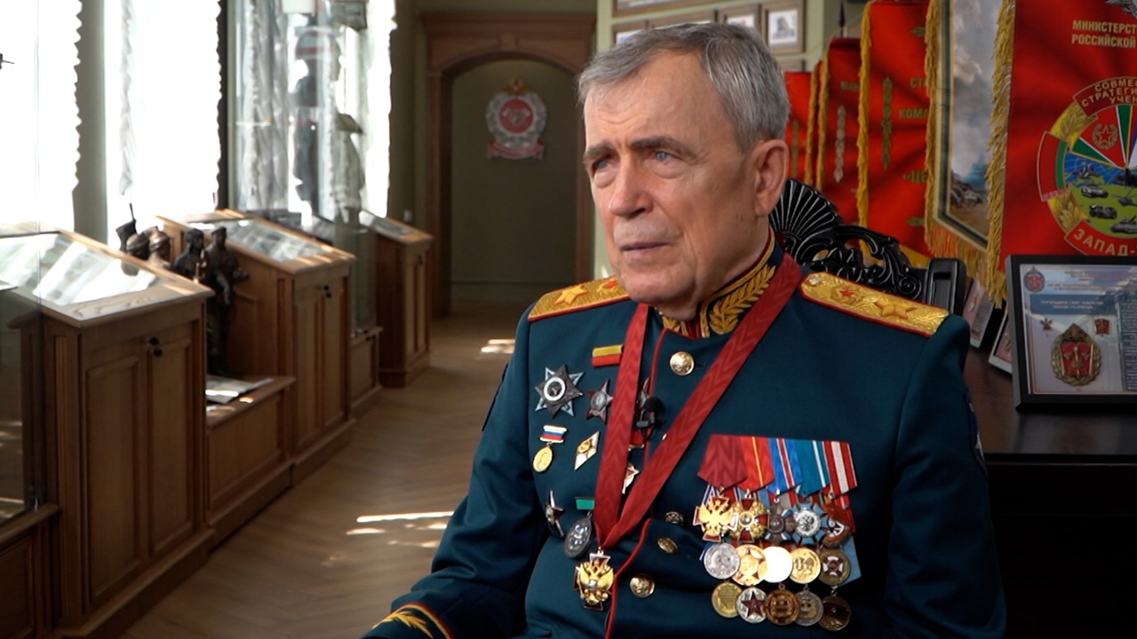 Прошел все должности с комвзвода: генерал армии Исаков рассказал о своем ратном пути Прошел все должности с комвзвода: генерал армии Исаков рассказал о своем ратном пути