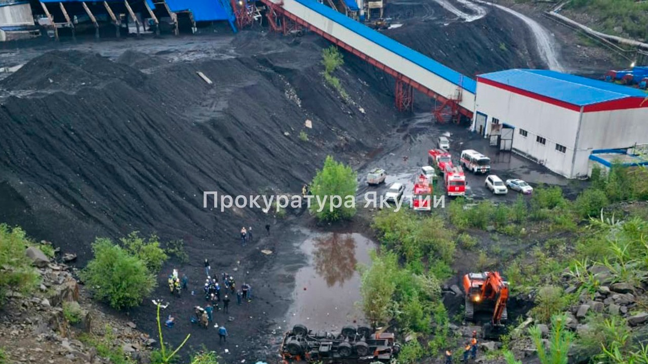 В Якутии объявили 22 июля днем траура после смертельного ДТП с вахтовиками В Якутии объявили 22 июля днем траура после смертельного ДТП с вахтовиками