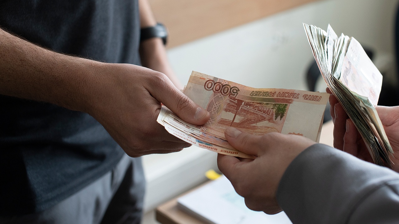 Минтруд предложил увеличить МРОТ до 27 тысяч рублей в 2026 году Минтруд предложил увеличить МРОТ до 27 тысяч рублей в 2026 году