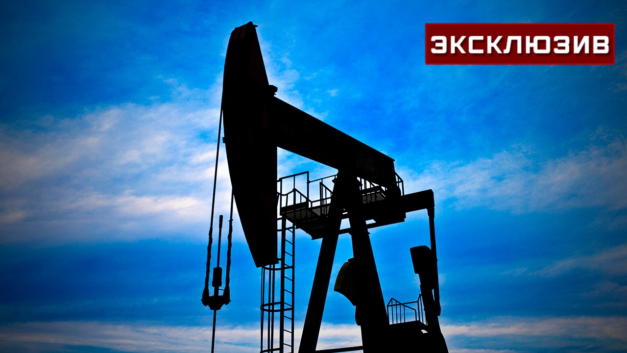 Экономист оценил угрозы США о тарифах в 100% против покупателей нефти РФ Экономист оценил угрозы США о тарифах в 100% против покупателей нефти РФ