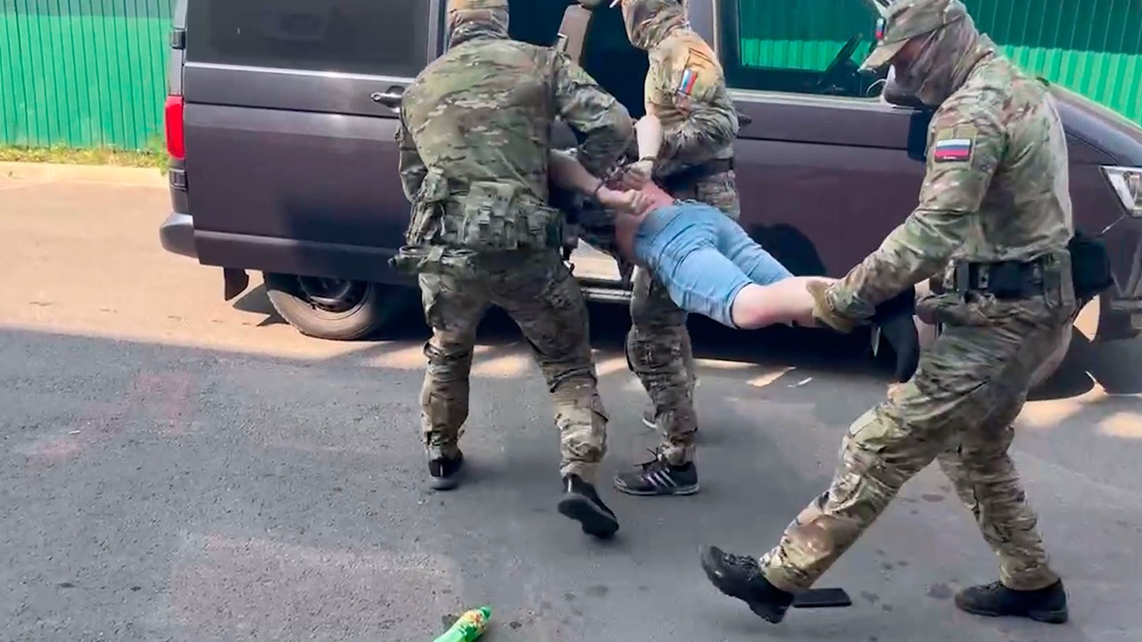 ФСБ пресекла деятельность пособников спецслужб Украины в трех регионах ФСБ пресекла деятельность пособников спецслужб Украины в трех регионах