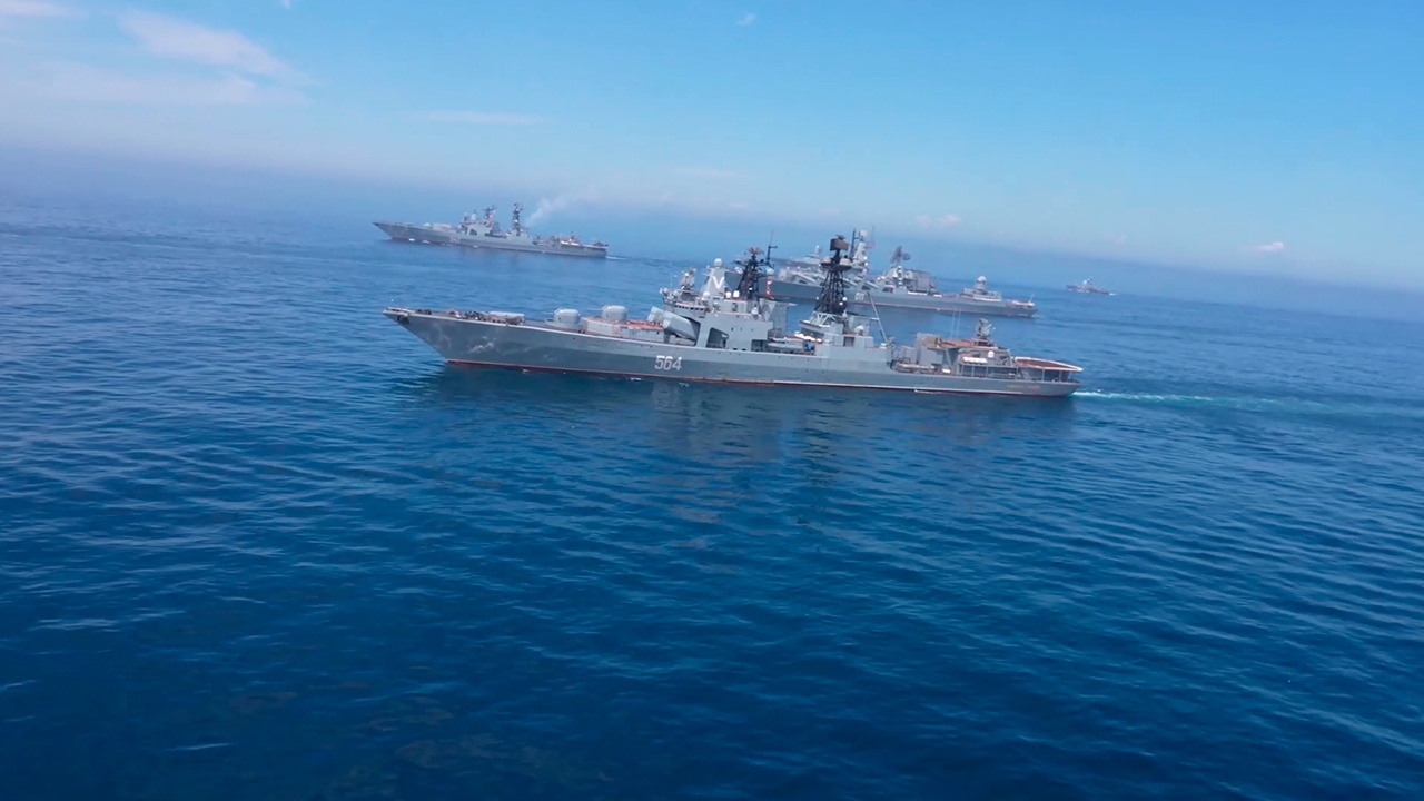 Силы ВМФ приступили к проведению оперативных учений «Июльский шторм» Силы ВМФ приступили к проведению оперативных учений «Июльский шторм»
