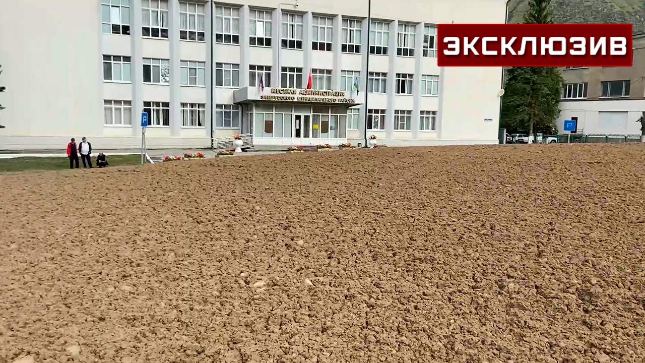 Мощные сели в КБР подошли к зданию администрации Тырныауза
