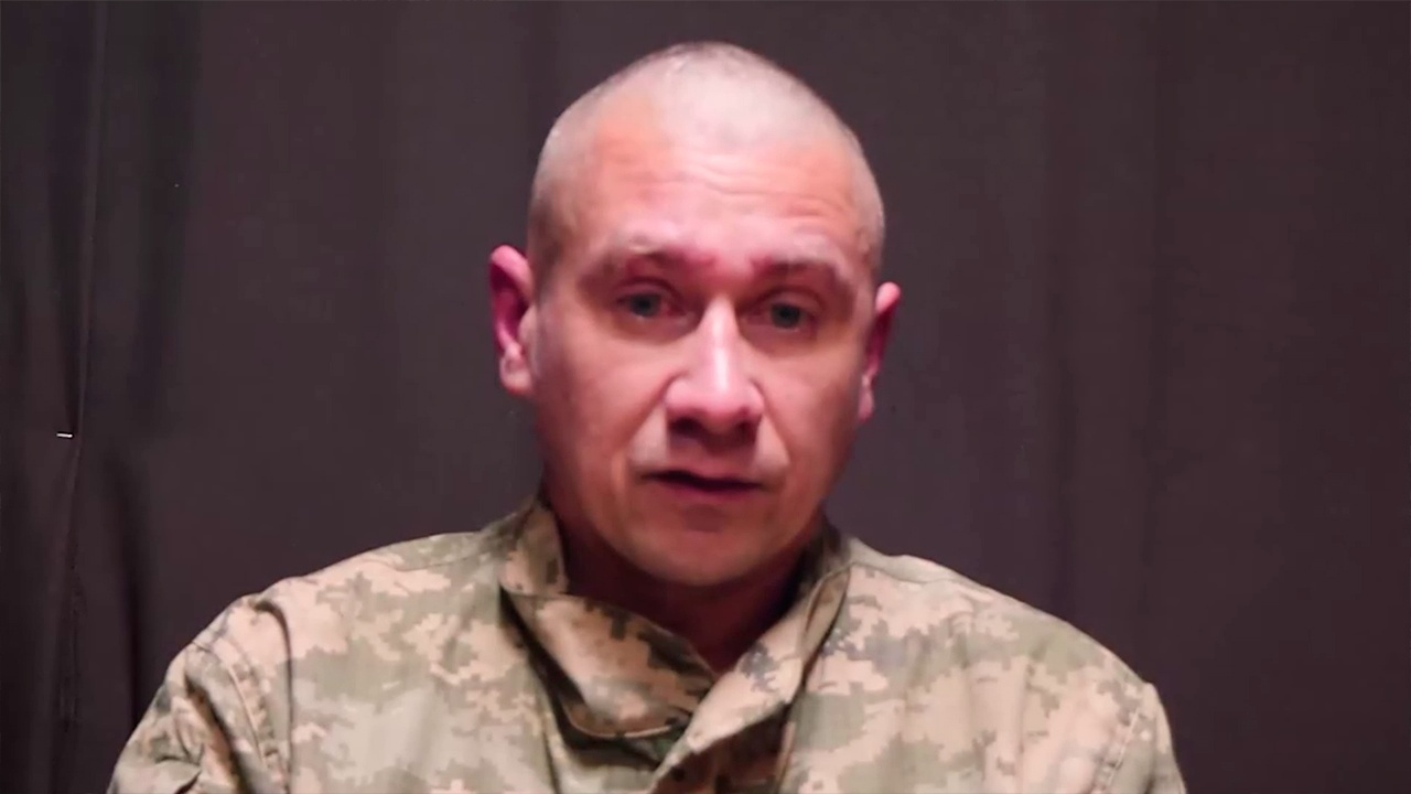 Украинец перед сдачей отправил дрон с видео позиций ВСУ бойцам ВС РФ Украинец перед сдачей отправил дрон с видео позиций ВСУ бойцам ВС РФ