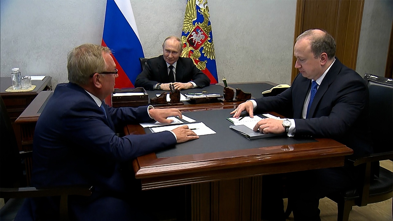 Путин заслушал доклад Костина о достижениях и планах ОСК