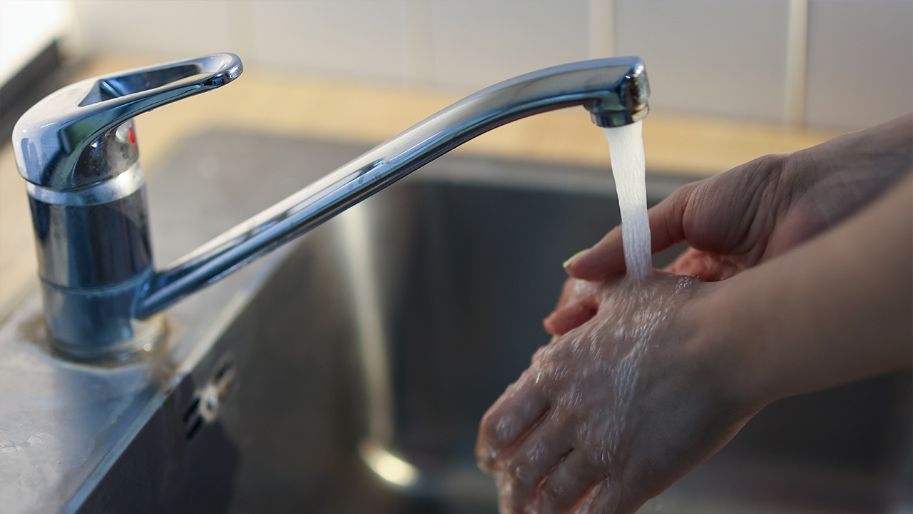 Евпатория осталась без воды из-за повреждения водопровода