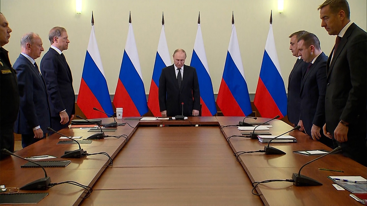 Путин выразил соболезнования родным и близким жертв крушения Ан-24