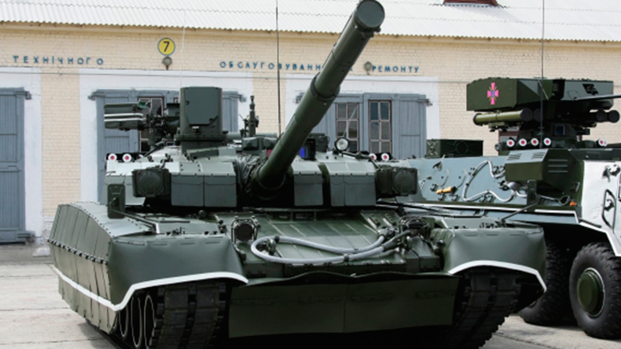 На тайско-камбоджийской границе заметили украинские Т-84 На тайско-камбоджийской границе заметили украинские Т-84