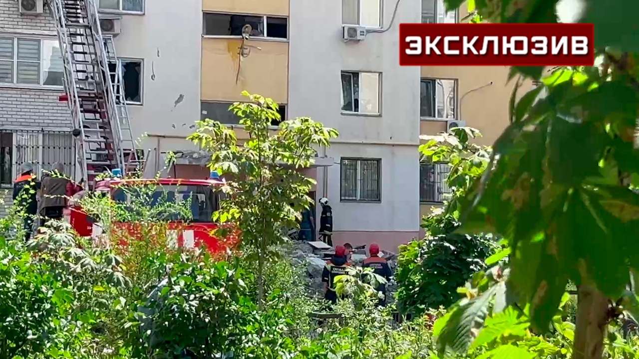 Под завалами саратовской многоэтажки обнаружили человека Под завалами саратовской многоэтажки обнаружили человека