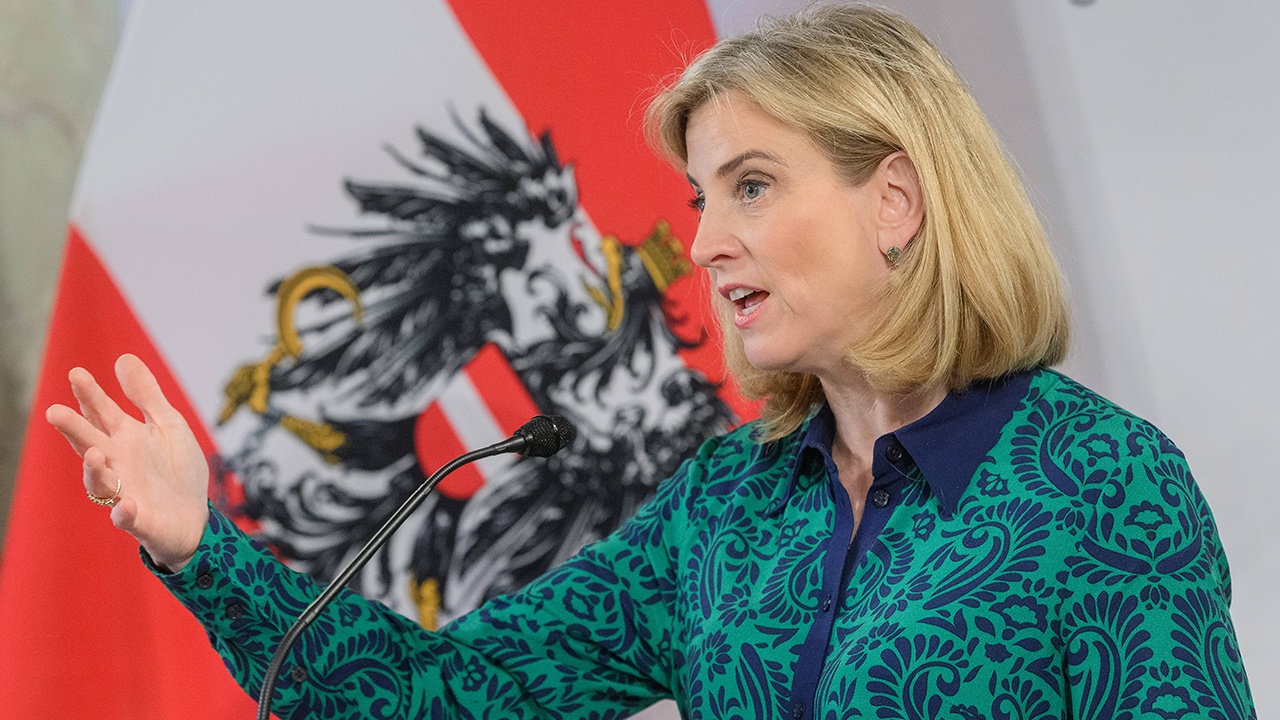Австрия заявила о готовности обсудить отказ от нейтралитета из-за РФ