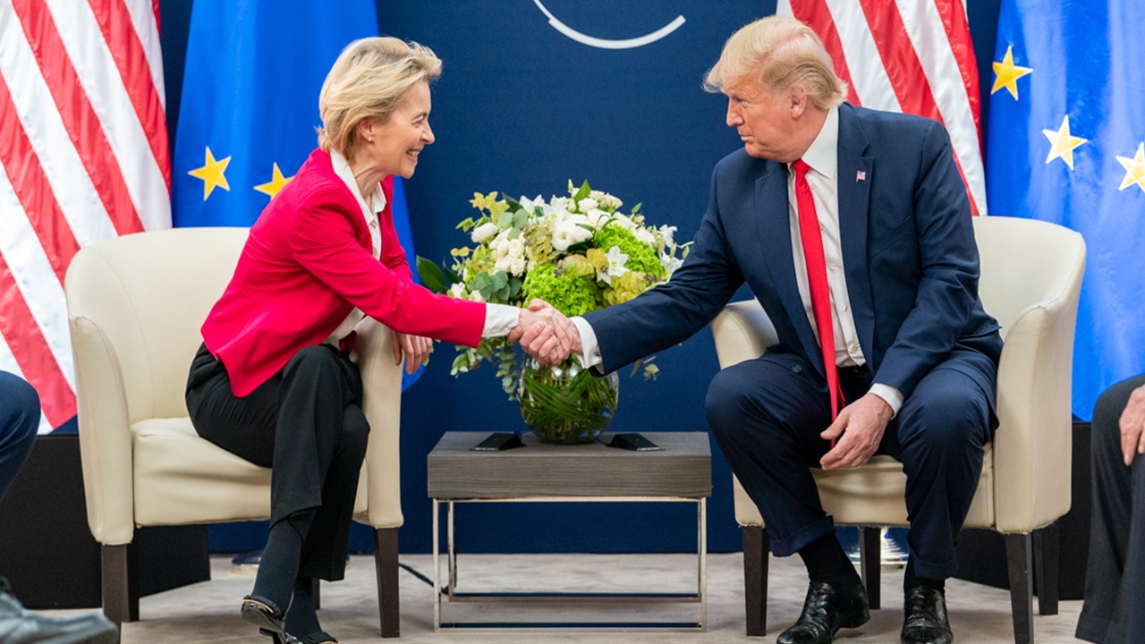 ЕС договорился с США о 15% таможенной пошлине ЕС договорился с США о 15% таможенной пошлине