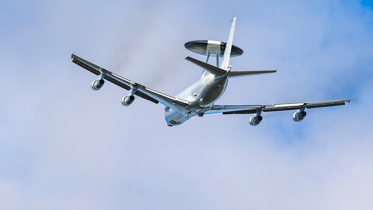 Business Insider: НАТО следит за Россией в Калининграде при помощи AWACS Business Insider: НАТО следит за Россией в Калининграде при помощи AWACS