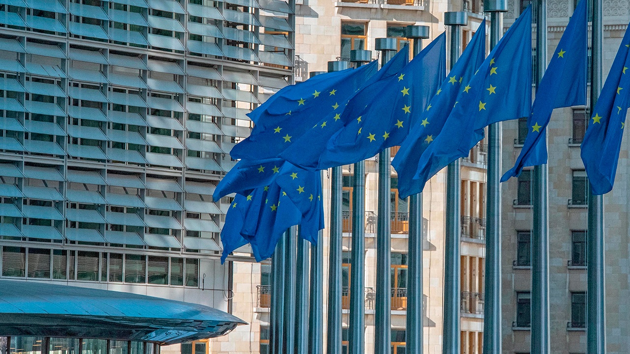 На Украине заявили, что Брюссель поставил финансирование на паузу из-за НАБУ и САП