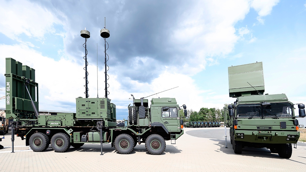 Украина планирует закупить еще одиннадцать немецких систем ПВО IRIS-T Украина планирует закупить еще одиннадцать немецких систем ПВО IRIS-T