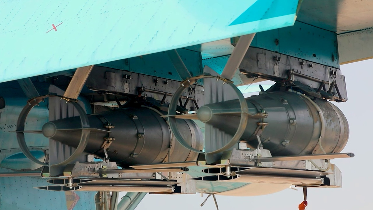 Экипаж Су-34 разбомбил скопление личного состава ВСУ Экипаж Су-34 разбомбил скопление личного состава ВСУ