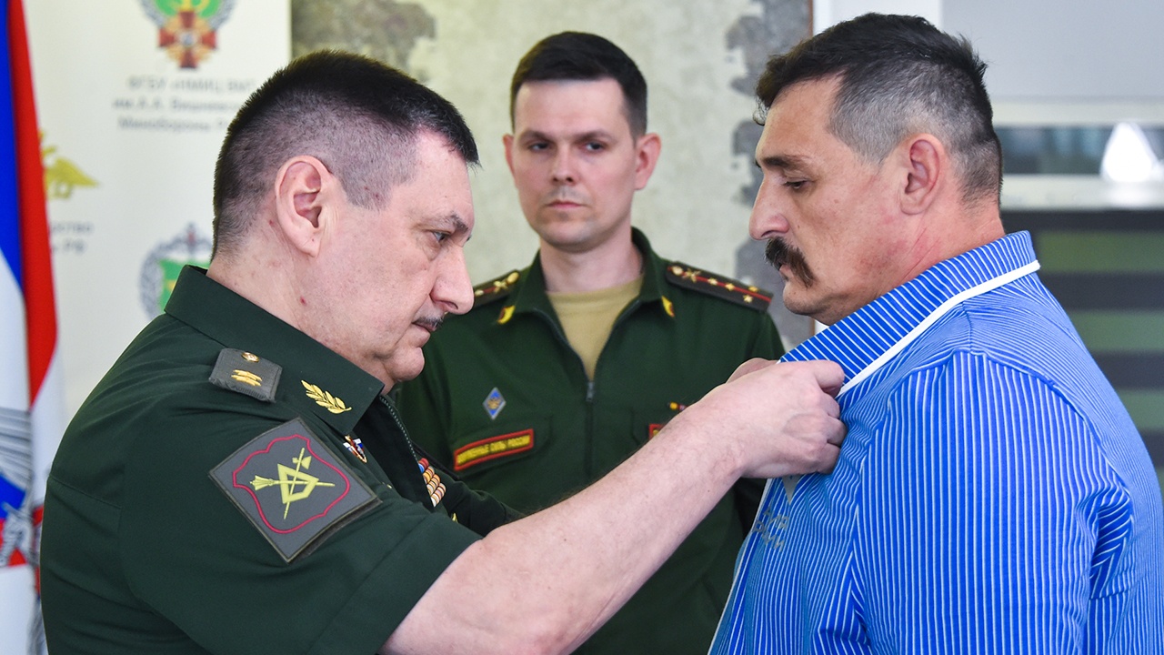 В госпитале Вишневского вручили награды участникам СВО