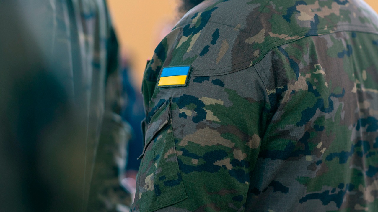 WSJ: Украина не успевает возводить оборону при наступлении России WSJ: Украина не успевает возводить оборону при наступлении России