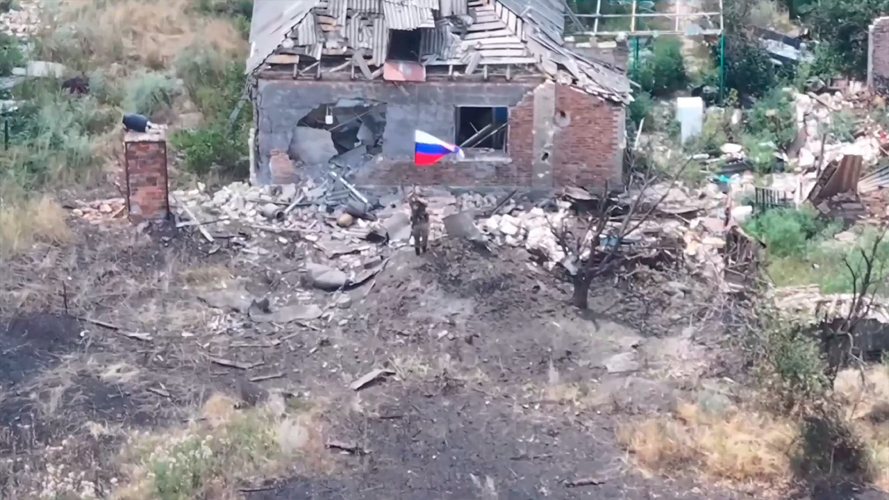 МО РФ показало кадры из освобожденного Часова Яра в ДНР МО РФ показало кадры из освобожденного Часова Яра в ДНР