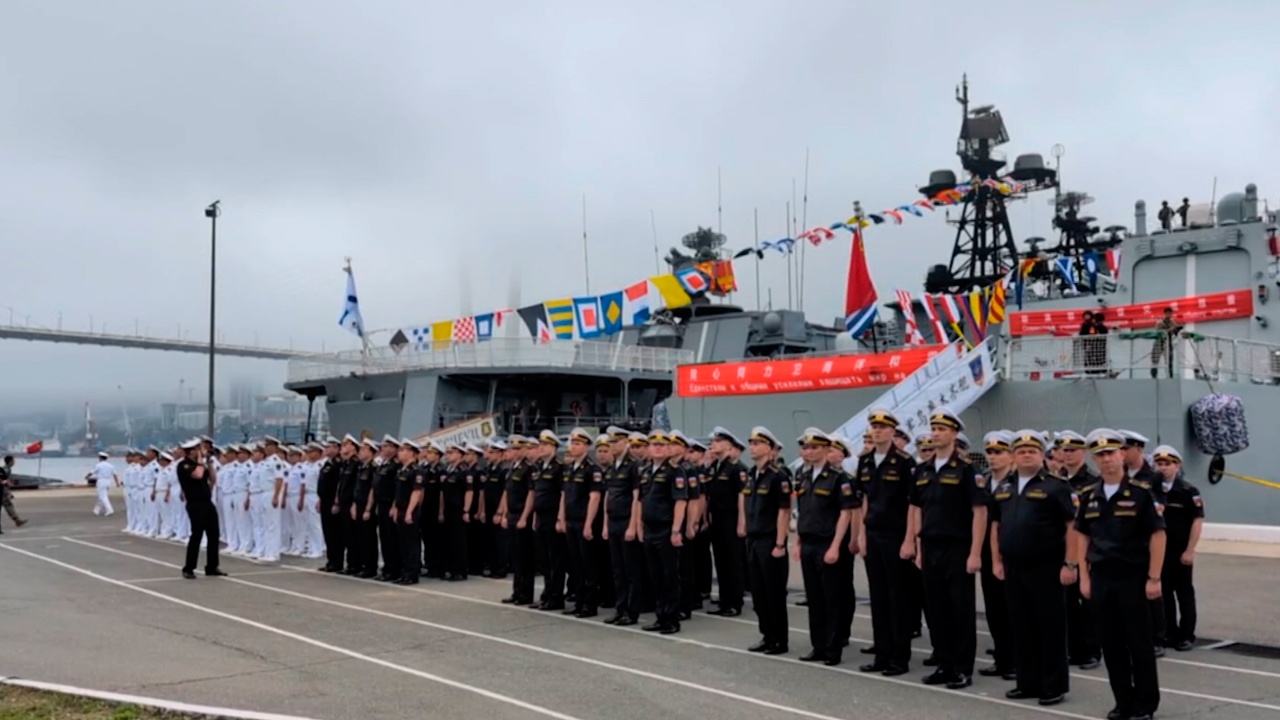 Во Владивостоке начались российско-китайские морские учения Во Владивостоке начались российско-китайские морские учения
