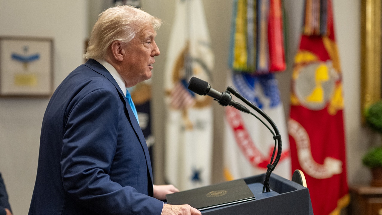 Трамп решил построить в Белом доме бальный зал за $200 млн Трамп решил построить в Белом доме бальный зал за $200 млн