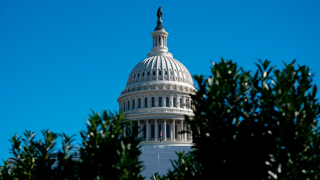 Новый пакет помощи Украине на $54,6 млрд рассмотрят в Сенате США Новый пакет помощи Украине на $54,6 млрд рассмотрят в Сенате США