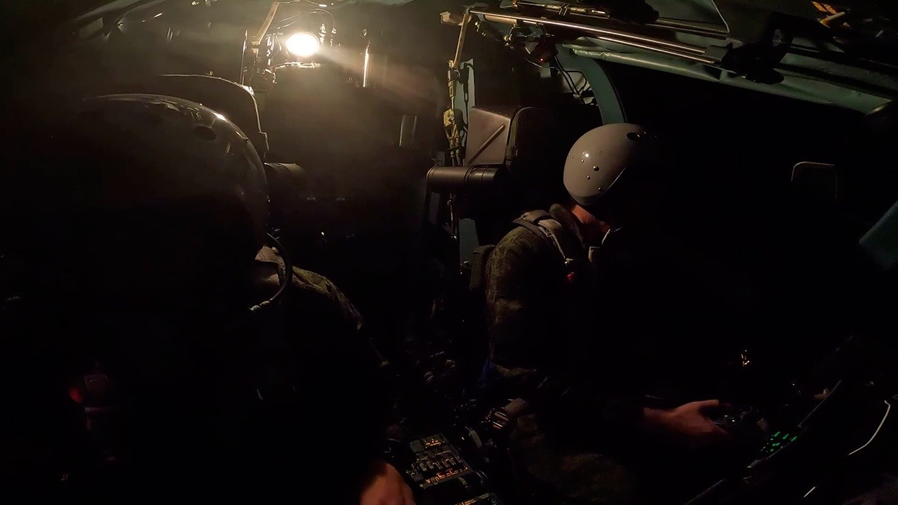 Экипаж Су-34 ударил авиабомбами по пункту временной дислокации ВСУ Экипаж Су-34 ударил авиабомбами по пункту временной дислокации ВСУ