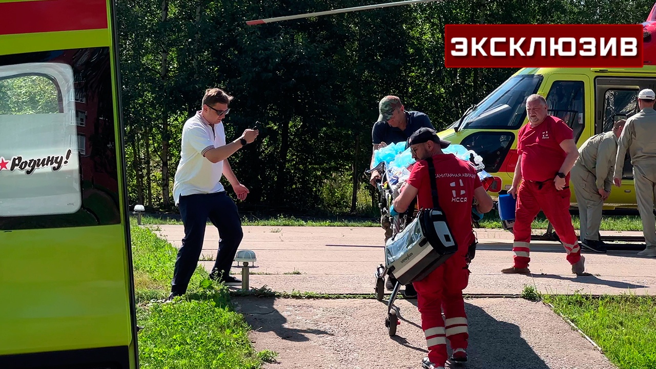 Пострадавшего при ДТП с поездом и автобусом доставили вертолетом в Петербург Пострадавшего при ДТП с поездом и автобусом доставили вертолетом в Петербург