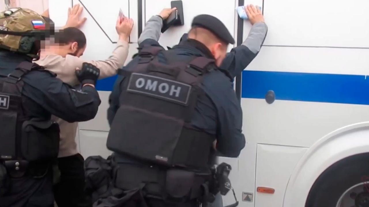 В московском хостеле задержали 300 мигрантов-нелегалов В московском хостеле задержали 300 мигрантов-нелегалов