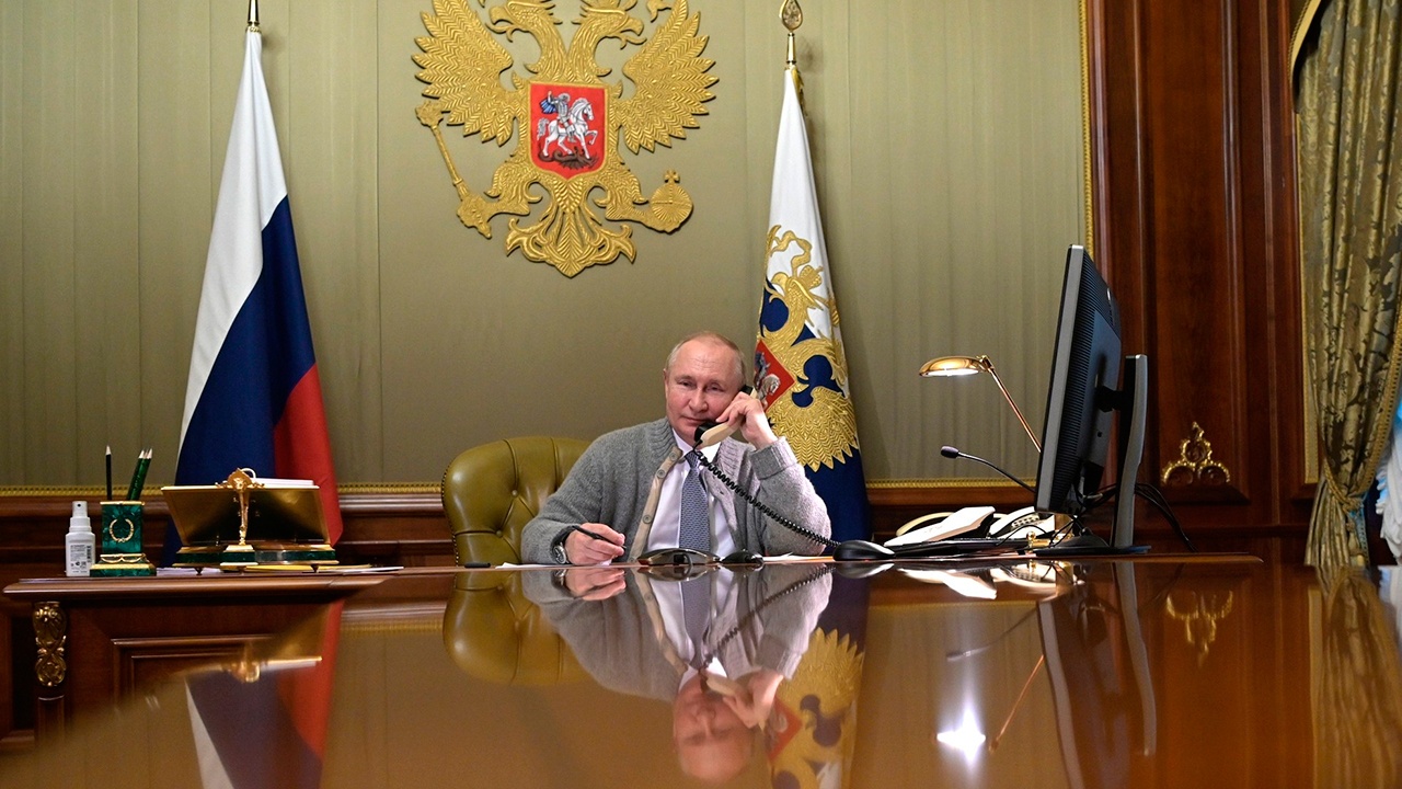 Путин поговорил по телефону с президентом ЮАР Путин поговорил по телефону с президентом ЮАР