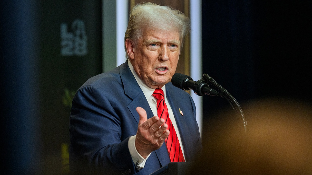 CNN: Трамп призвал свою команду быстро распланировать встречу с Путиным CNN: Трамп призвал свою команду быстро распланировать встречу с Путиным