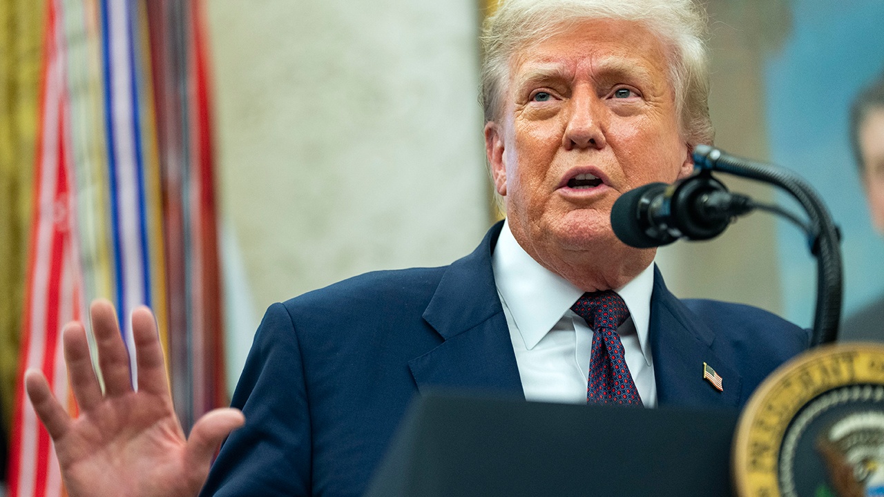 Трамп заявил, что встреча Путина и Зеленского необязательна