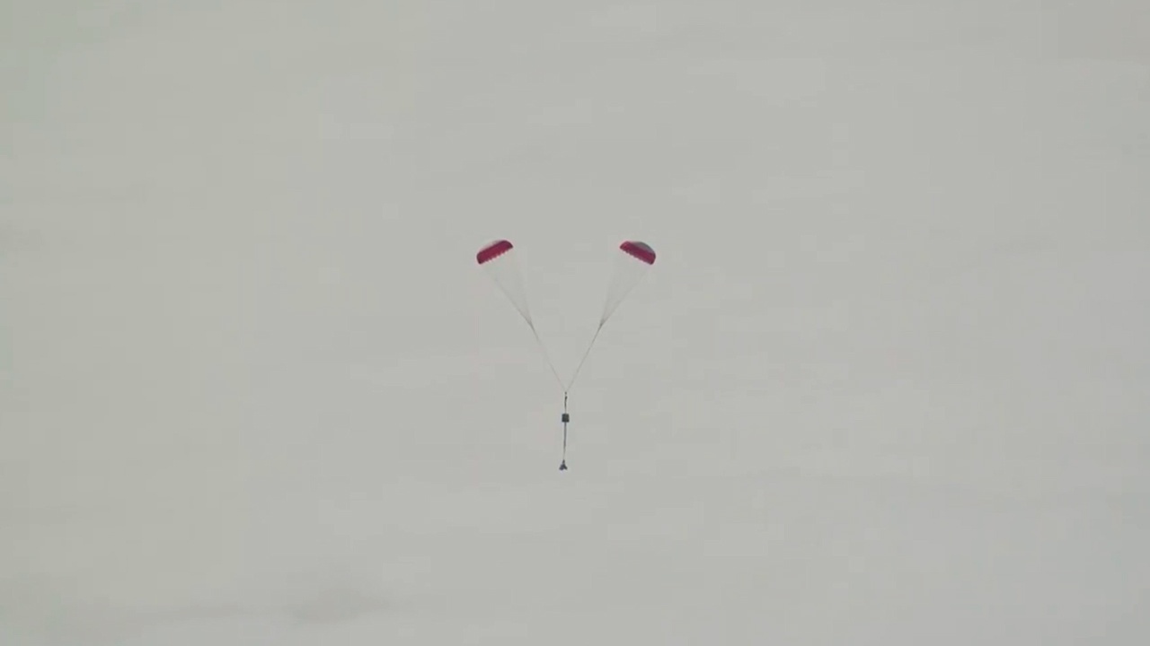 Корабль Crew Dragon с россиянином Песковым приводнился в Калифорнии