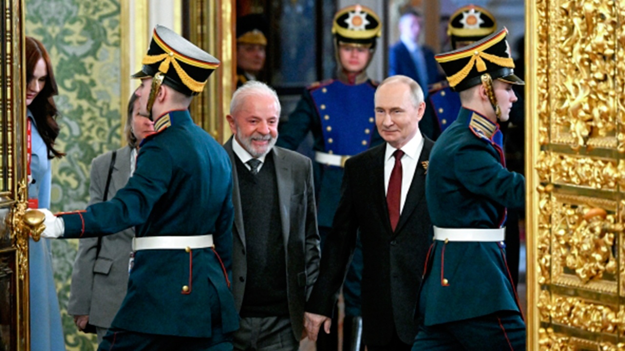 Путин обсудил с президентом Бразилии итоги визита Уиткоффа в Москву Путин обсудил с президентом Бразилии итоги визита Уиткоффа в Москву