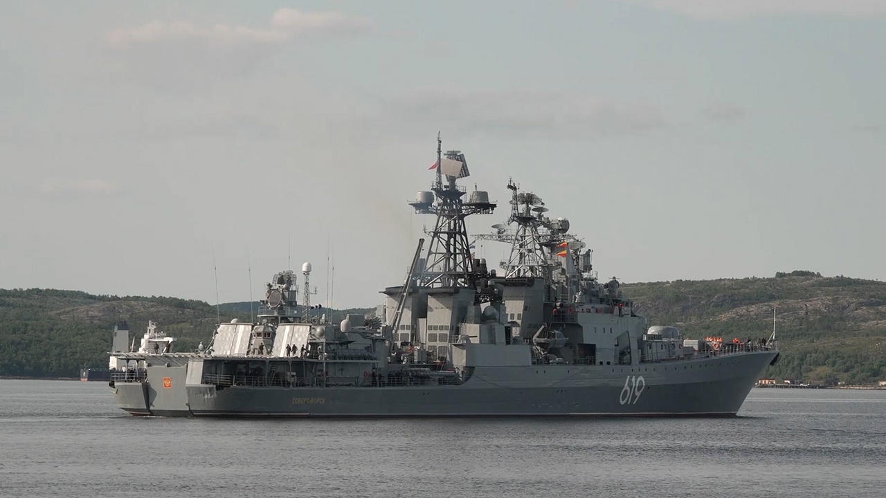 Отряд кораблей Северного флота отправился в дальний поход