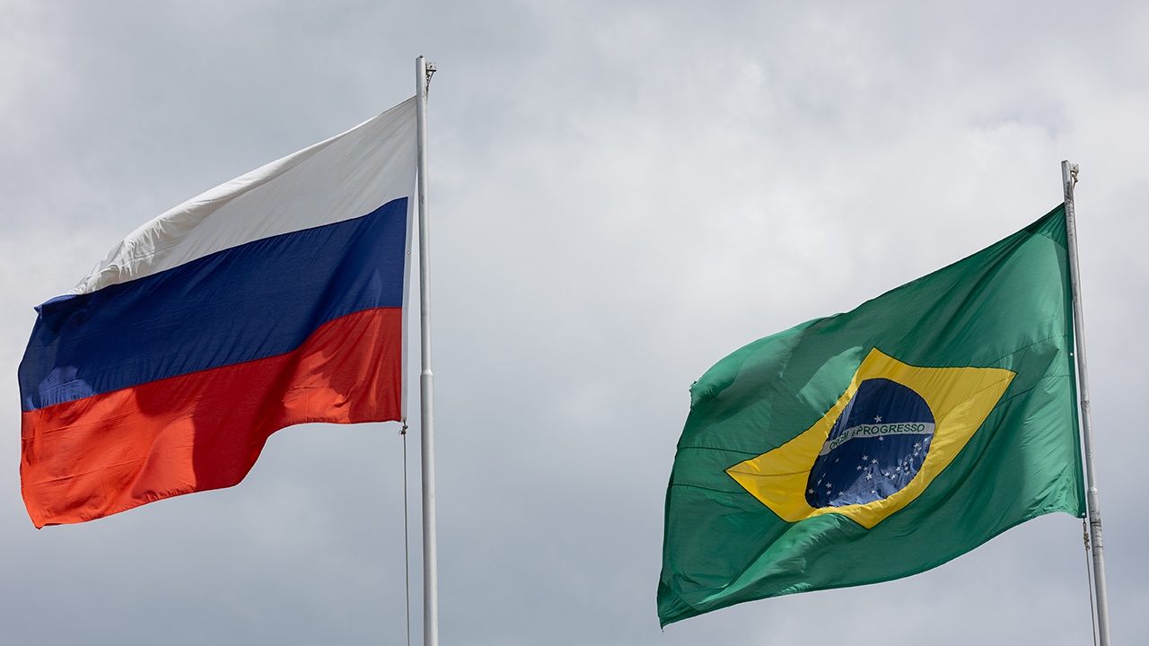 Россия и Бразилия подписали меморандум о сотрудничестве на фоне санкций США Россия и Бразилия подписали меморандум о сотрудничестве на фоне санкций США