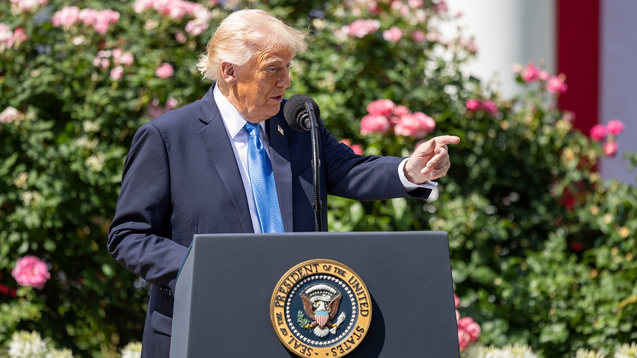 Трамп раскритиковал СМИ США за попытки дискредитировать встречу с Путиным Трамп раскритиковал СМИ США за попытки дискредитировать встречу с Путиным