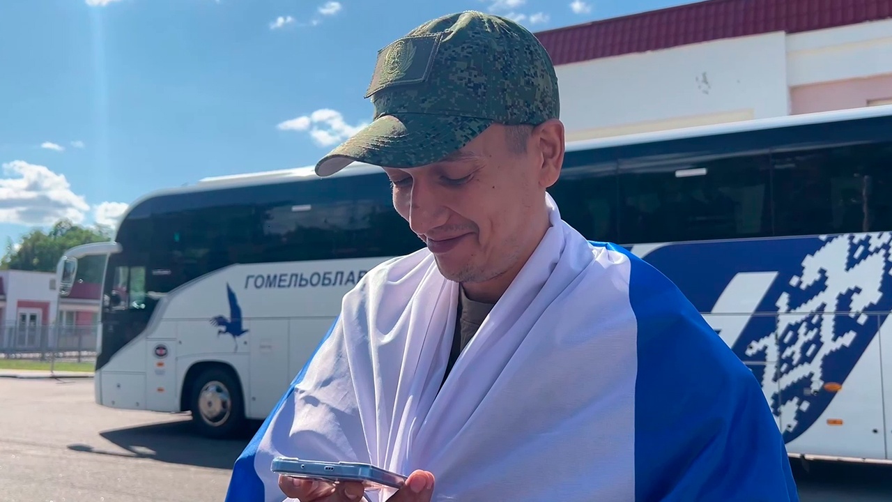 Освобожденные из плена бойцы пообщались с родственниками