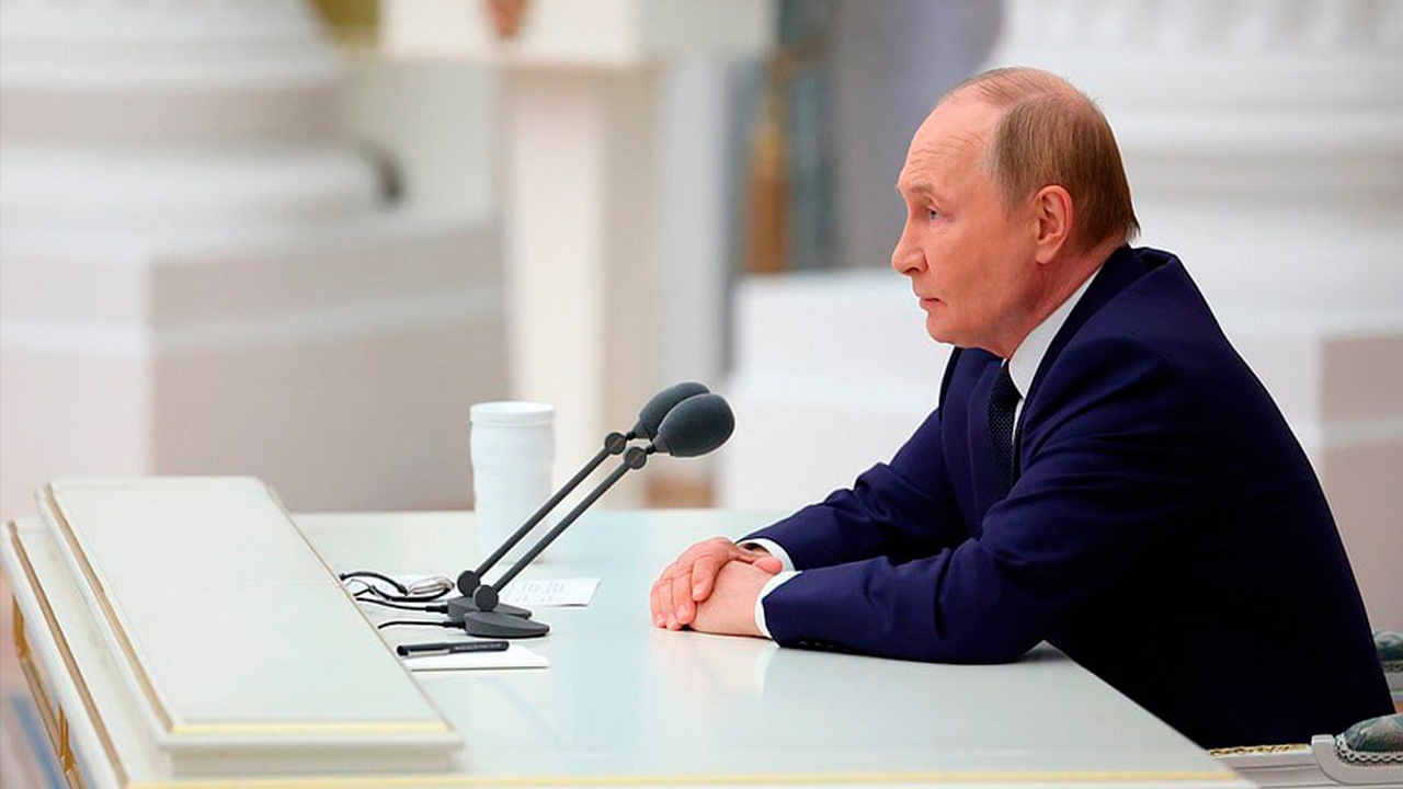 Путин назвал энергичными усилия США по остановке конфликта на Украине