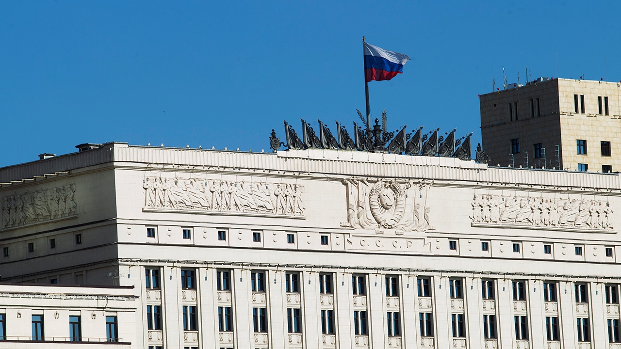 МО РФ назвало провокацией обвинения Киева в якобы ударе по рынку в Сумах