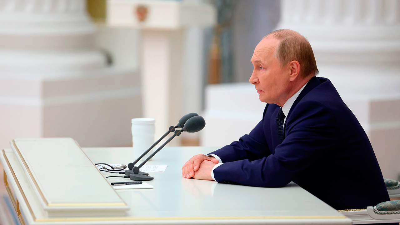 Путин поручил модернизировать программы профессиональной переподготовки Путин поручил модернизировать программы профессиональной переподготовки