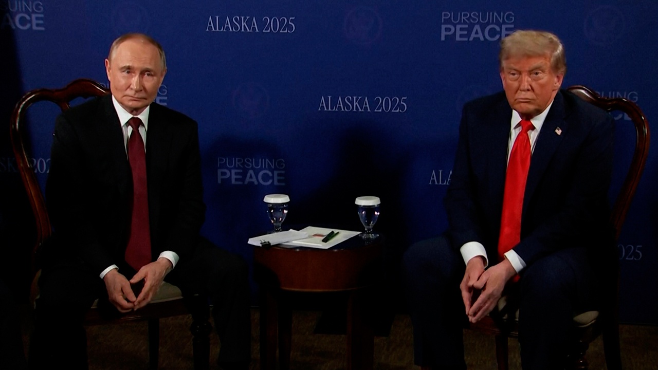 Путин и Трамп воздержались от реплик для прессы в начале переговоров Путин и Трамп воздержались от реплик для прессы в начале переговоров