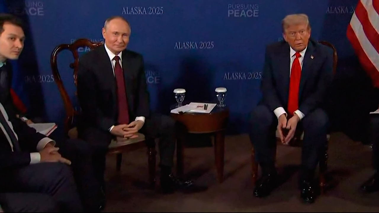 Кремль: переговоры Трампа и Путина в узком составе завершились