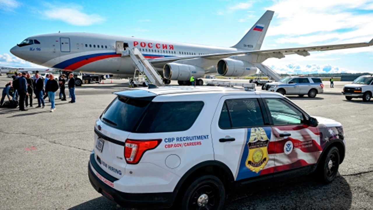 Спецборт Ил-96 покинул Анкоридж