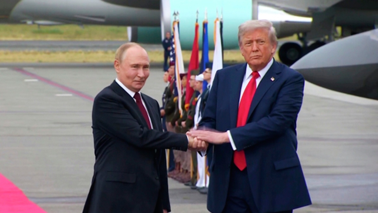 Эксперт назвал многообещающим начало встречи Путина и Трампа Эксперт назвал многообещающим начало встречи Путина и Трампа