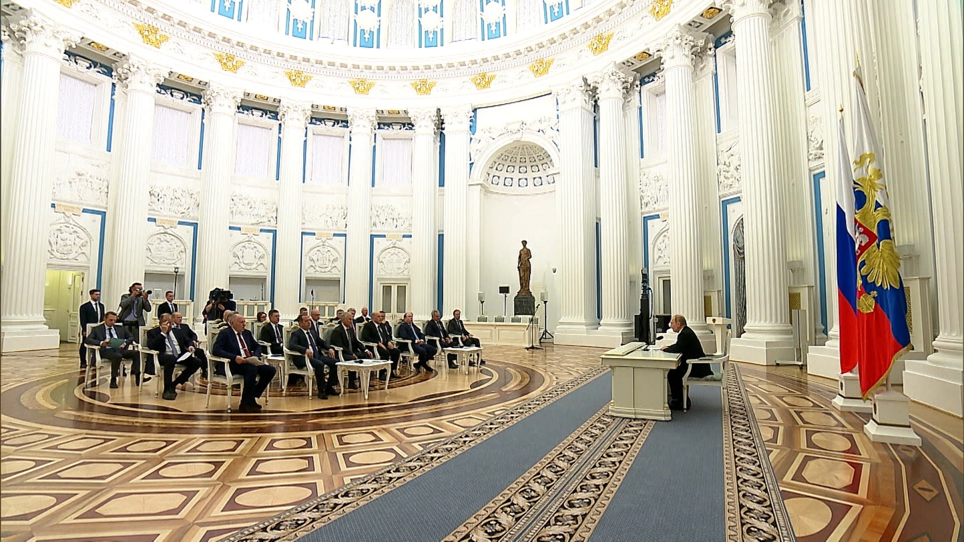 Путин собрал в Кремле совещание по итогам саммита на Аляске