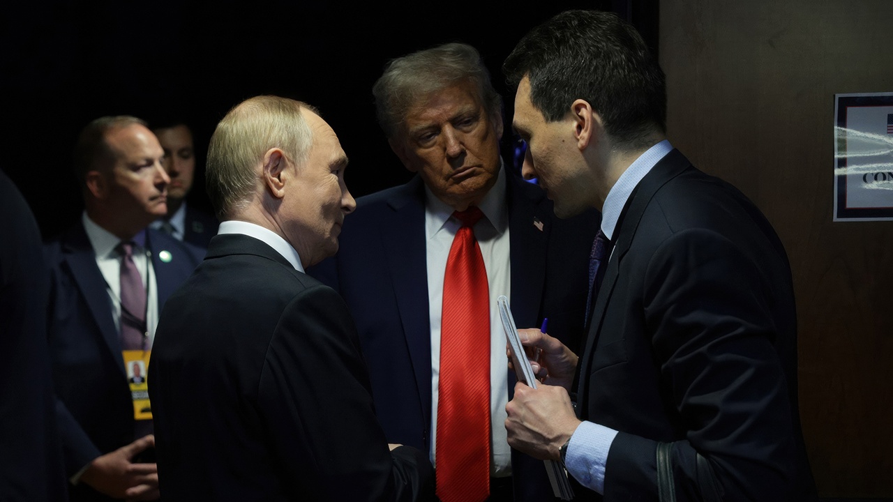Путин передал Трампу книгу о 1 000 пленных ВСУ, брошенных Киевом Путин передал Трампу книгу о 1 000 пленных ВСУ, брошенных Киевом